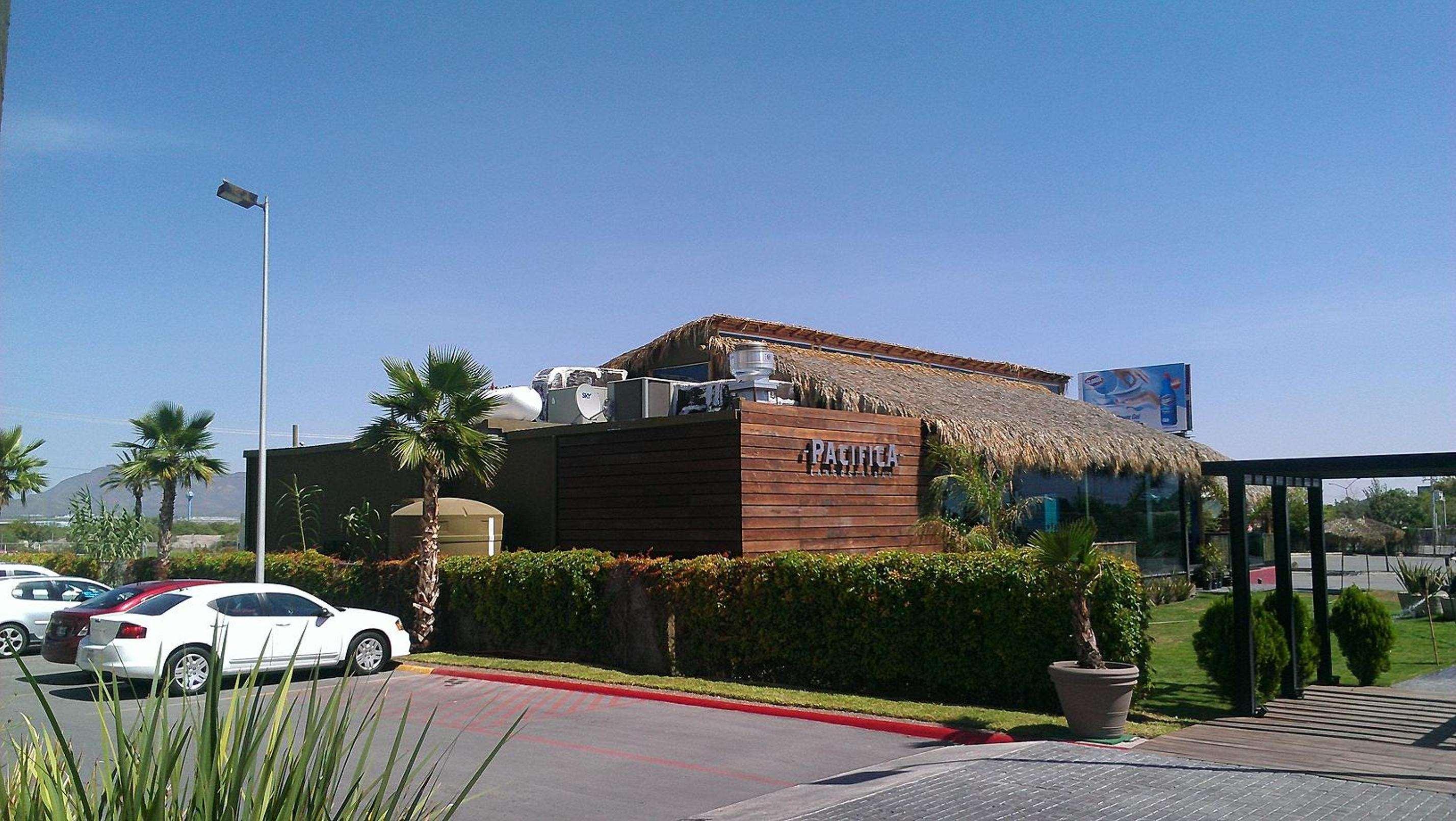 Doubletree Suites By Hilton Saltillo Exterior photo